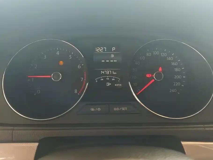 2015 Volkswagen Lavida 1.6L Automatic Comfort Edition — миниатюра 14
