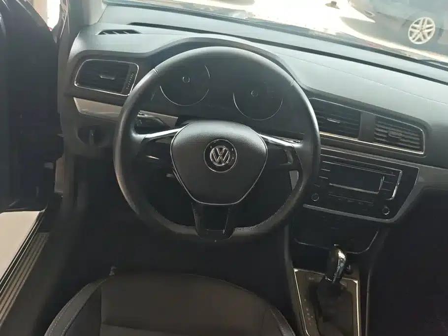 2015 Volkswagen Lavida 1.6L Automatic Comfort Edition — миниатюра 15