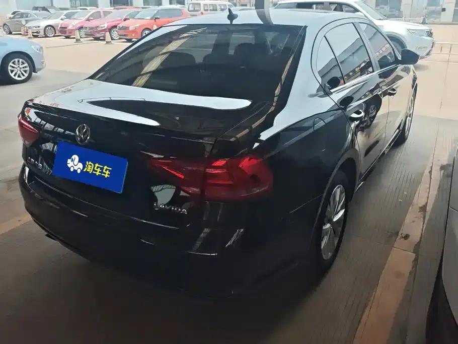 2015 Volkswagen Lavida 1.6L Automatic Comfort Edition — миниатюра 3