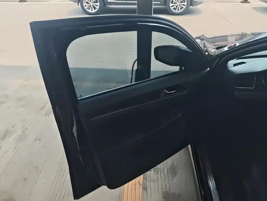 2015 Volkswagen Lavida 1.6L Automatic Comfort Edition — миниатюра 7