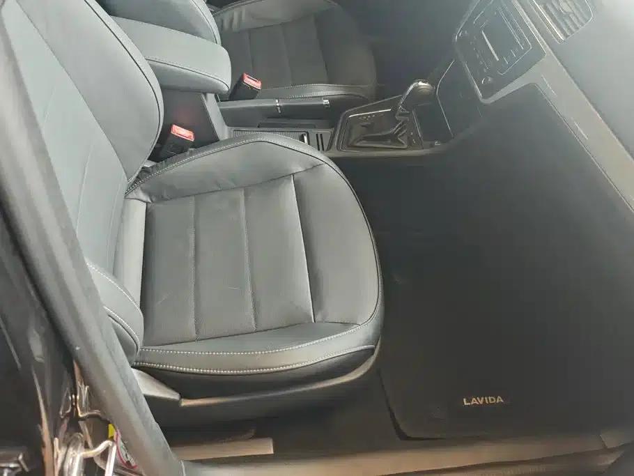 2015 Volkswagen Lavida 1.6L Automatic Comfort Edition — миниатюра 8