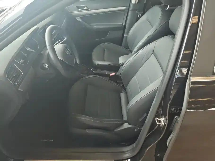 2015 Volkswagen Lavida 1.6L Automatic Comfort Edition — миниатюра 9