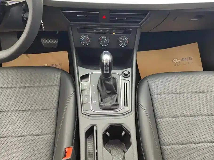 2021 Volkswagen Lavida 1.5L Automatic Comfort Edition — миниатюра 16