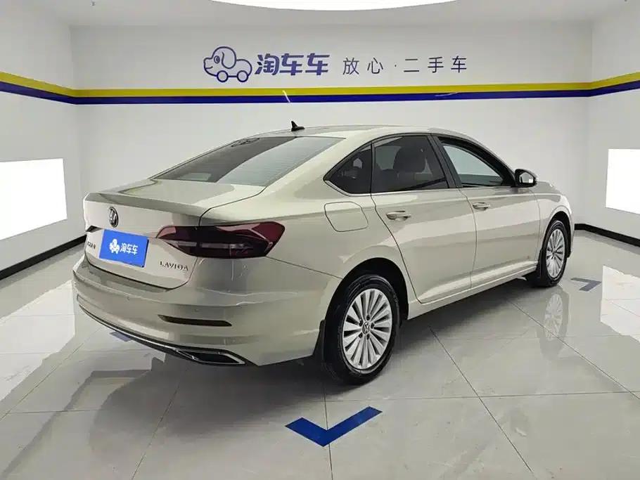 2021 Volkswagen Lavida 1.5L Automatic Comfort Edition — миниатюра 3