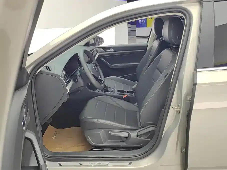 2021 Volkswagen Lavida 1.5L Automatic Comfort Edition — миниатюра 9