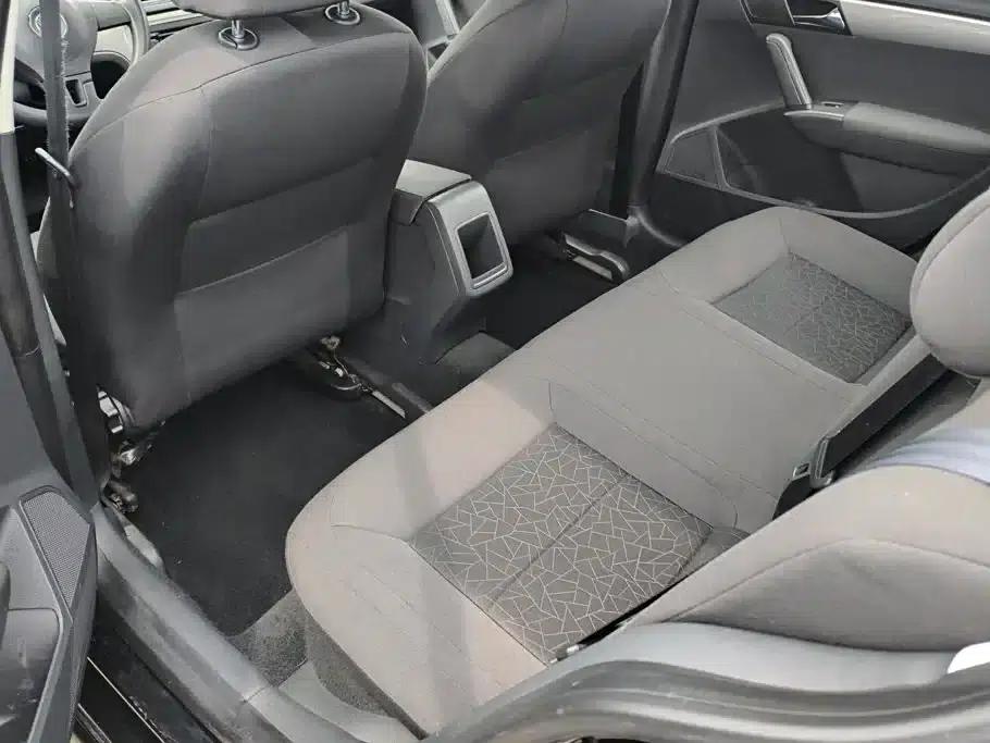 2013 Volkswagen Lavida Classic Facelift 1.6L Automatic Fashion Edition — миниатюра 11