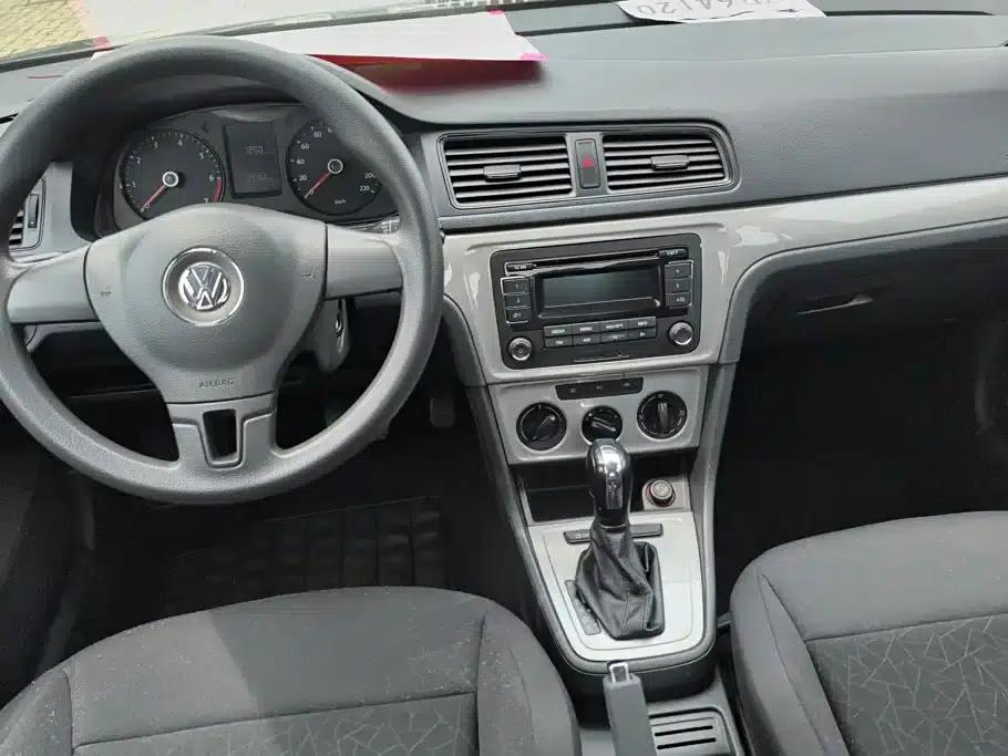 2013 Volkswagen Lavida Classic Facelift 1.6L Automatic Fashion Edition — миниатюра 12
