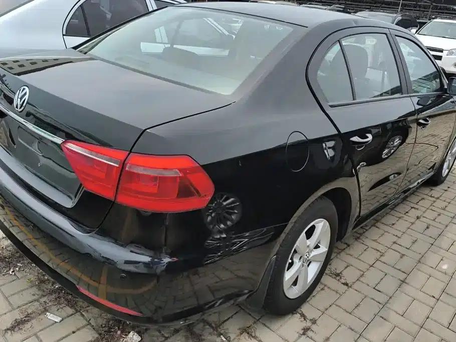 2013 Volkswagen Lavida Classic Facelift 1.6L Automatic Fashion Edition — миниатюра 3