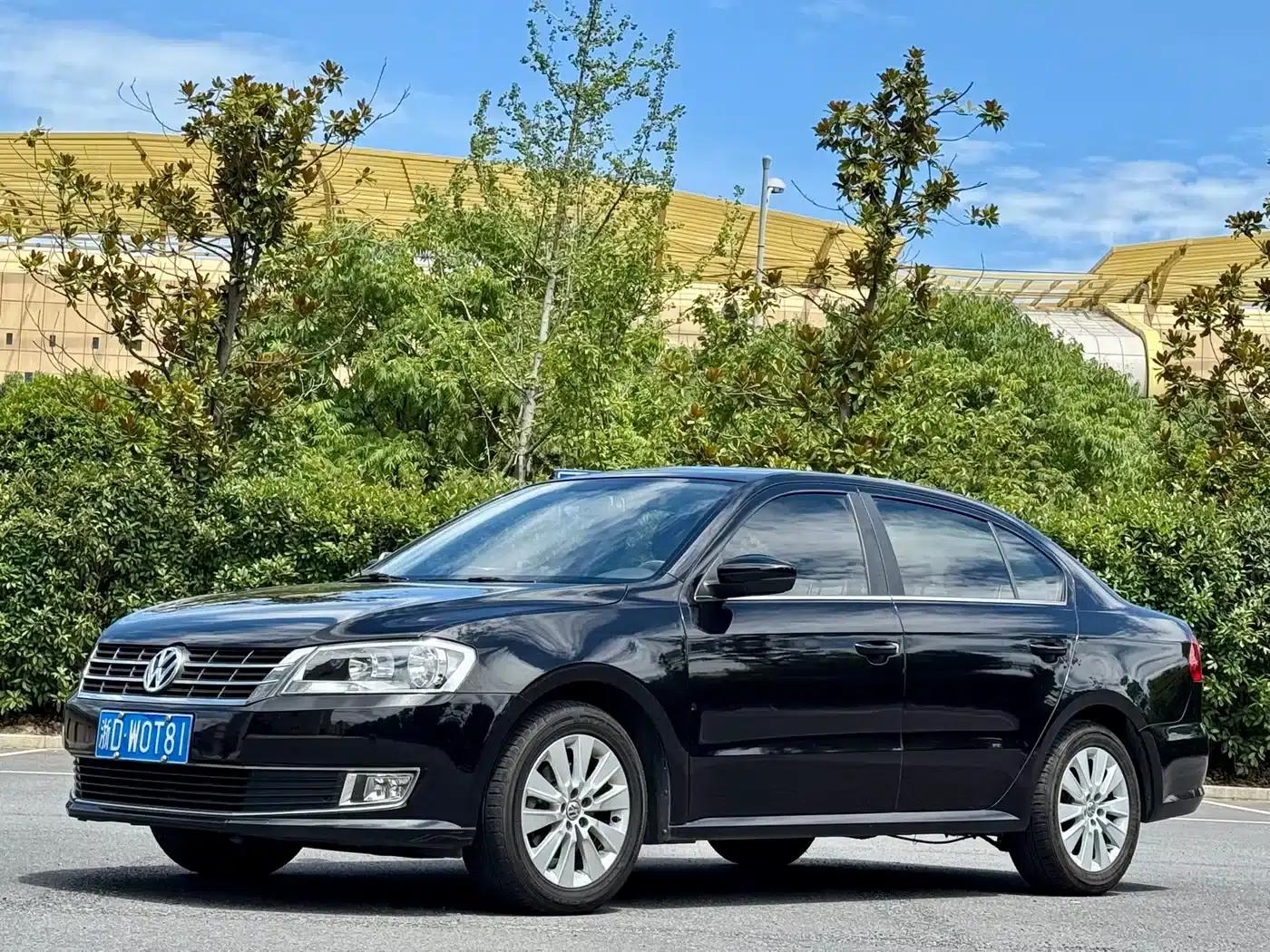 2013 Volkswagen Lavida Classic Facelift 1.6L Automatic Comfort Edition — миниатюра 1