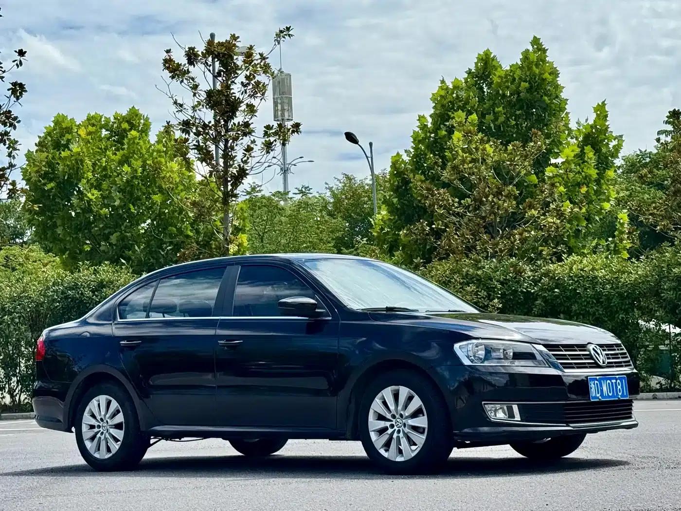 2013 Volkswagen Lavida Classic Facelift 1.6L Automatic Comfort Edition — миниатюра 3