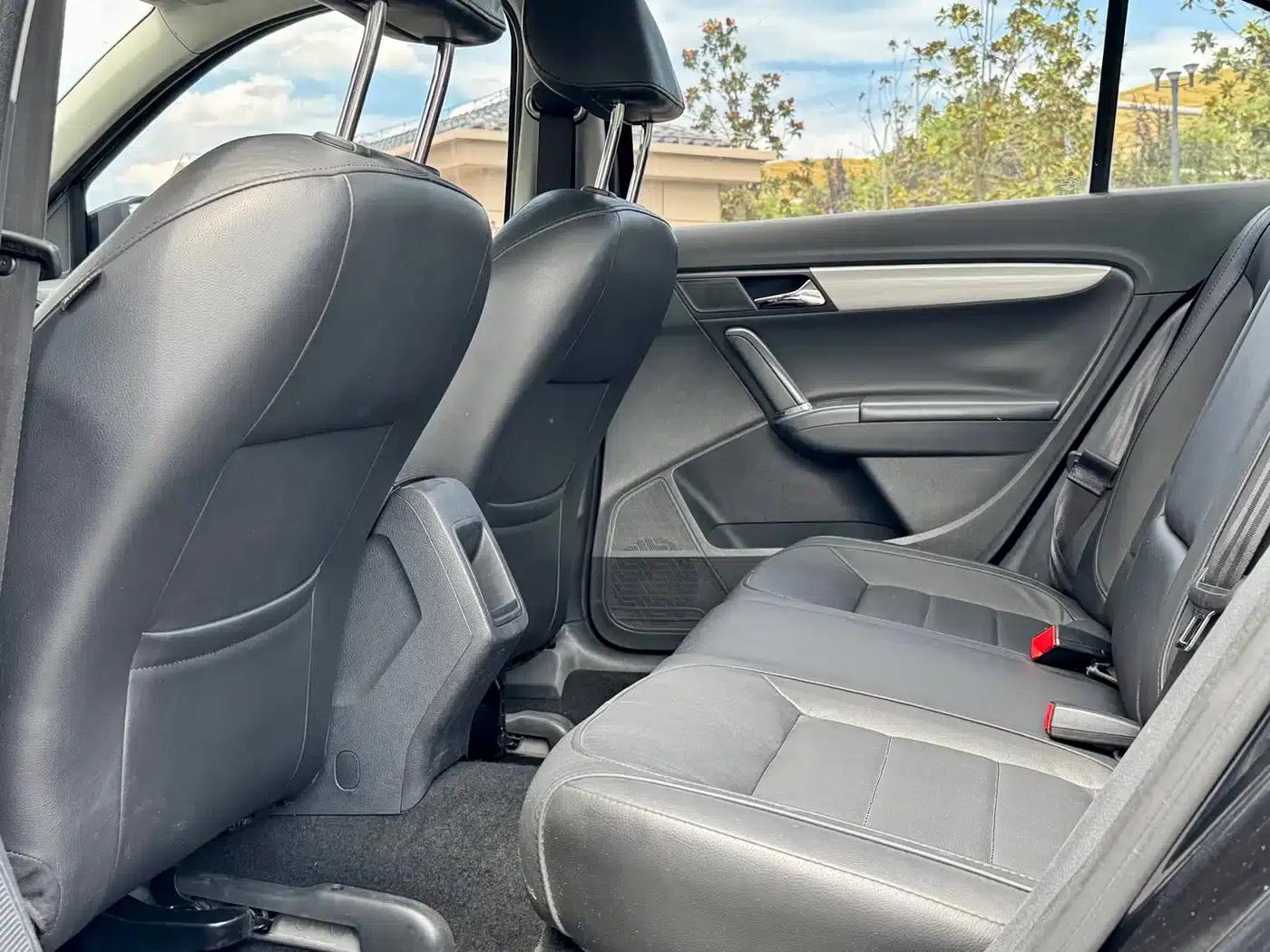 2013 Volkswagen Lavida Classic Facelift 1.6L Automatic Comfort Edition — миниатюра 5