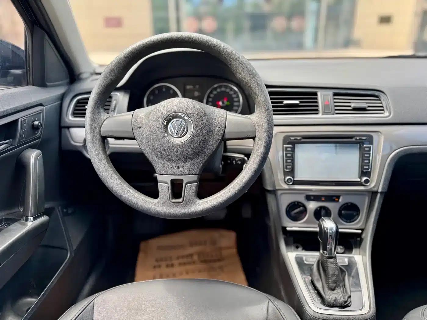 2013 Volkswagen Lavida Classic Facelift 1.6L Automatic Comfort Edition — миниатюра 6