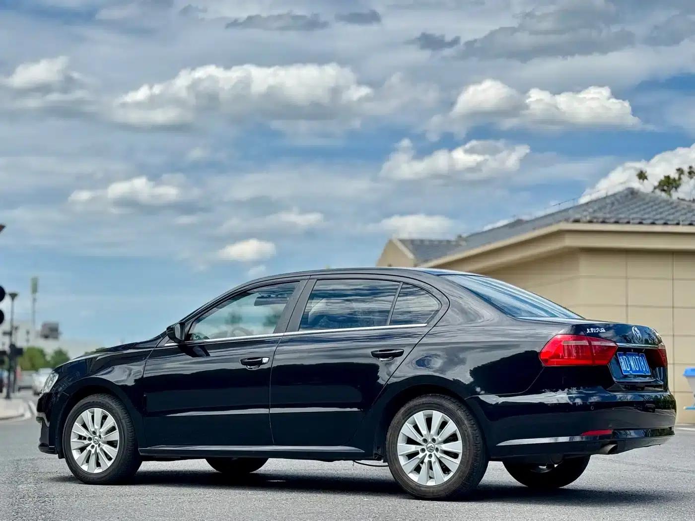 2013 Volkswagen Lavida Classic Facelift 1.6L Automatic Comfort Edition — миниатюра 9