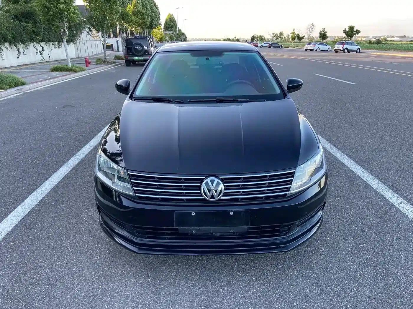 2015 Volkswagen Lavida 1.6L Manual Fashion Edition — миниатюра 2