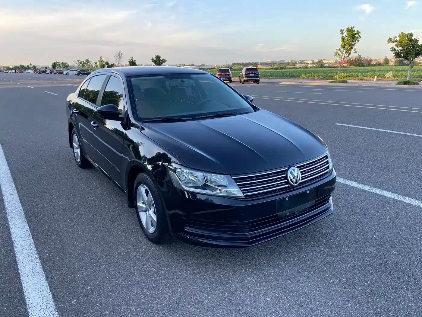 2015 Volkswagen Lavida 1.6L Manual Fashion Edition — миниатюра 3