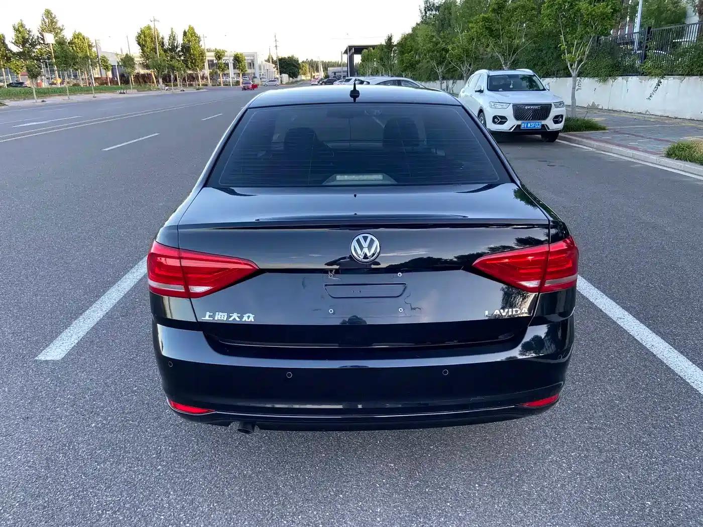 2015 Volkswagen Lavida 1.6L Manual Fashion Edition — миниатюра 5
