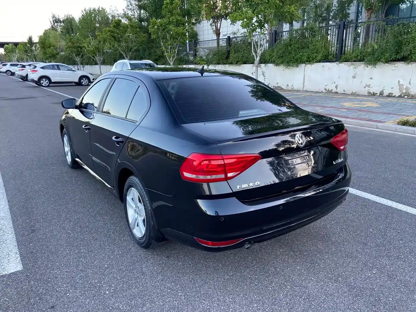 2015 Volkswagen Lavida 1.6L Manual Fashion Edition — миниатюра 6
