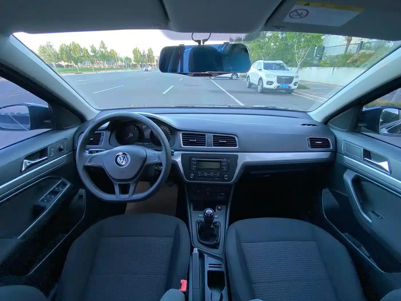 2015 Volkswagen Lavida 1.6L Manual Fashion Edition — миниатюра 8