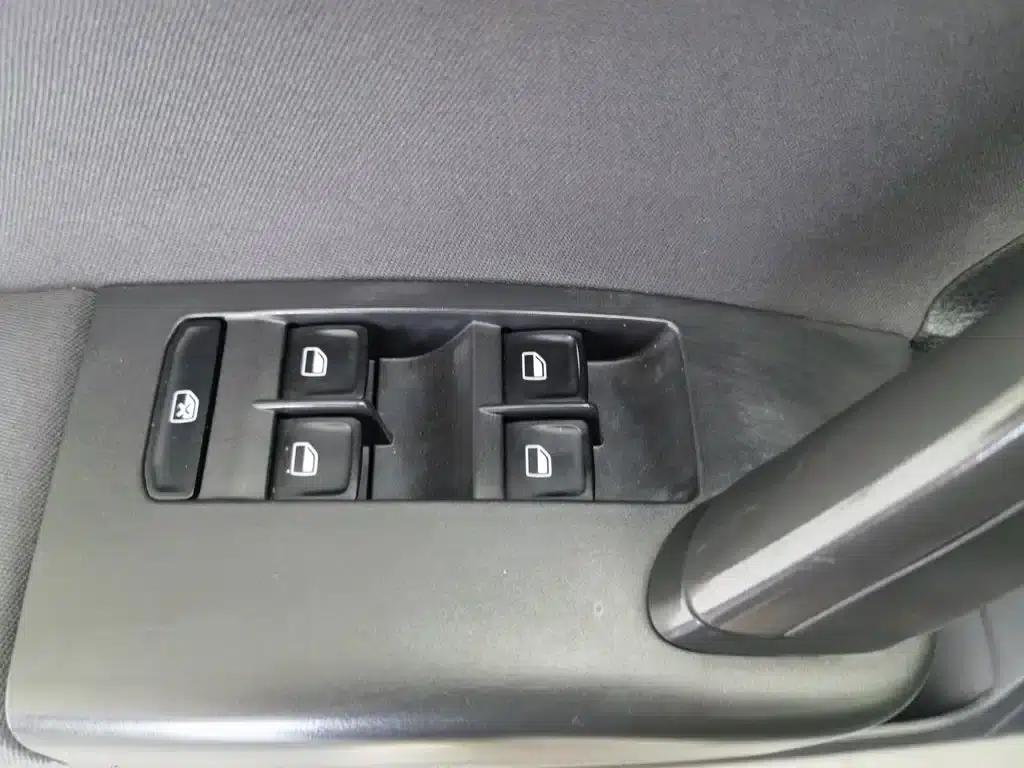 2013 Volkswagen Lavida 1.6L Manual Fashion Edition — миниатюра 9