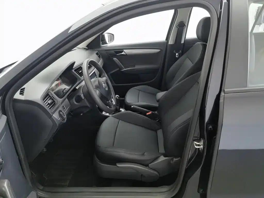 2013 Volkswagen Lavida 1.6L Manual Fashion Edition — миниатюра 10