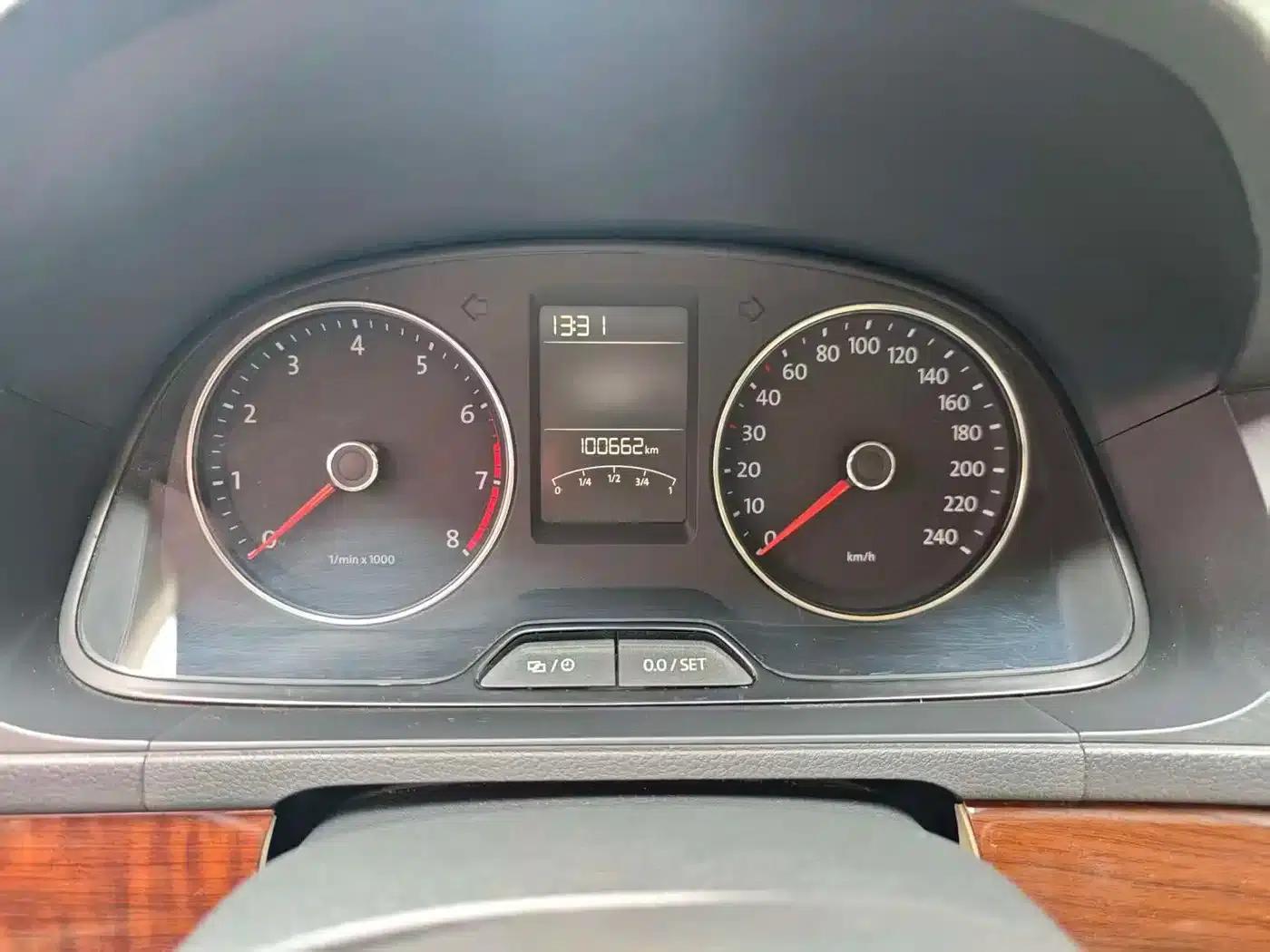 2013 Volkswagen Lavida 1.6L Automatic Comfort Edition — миниатюра 12