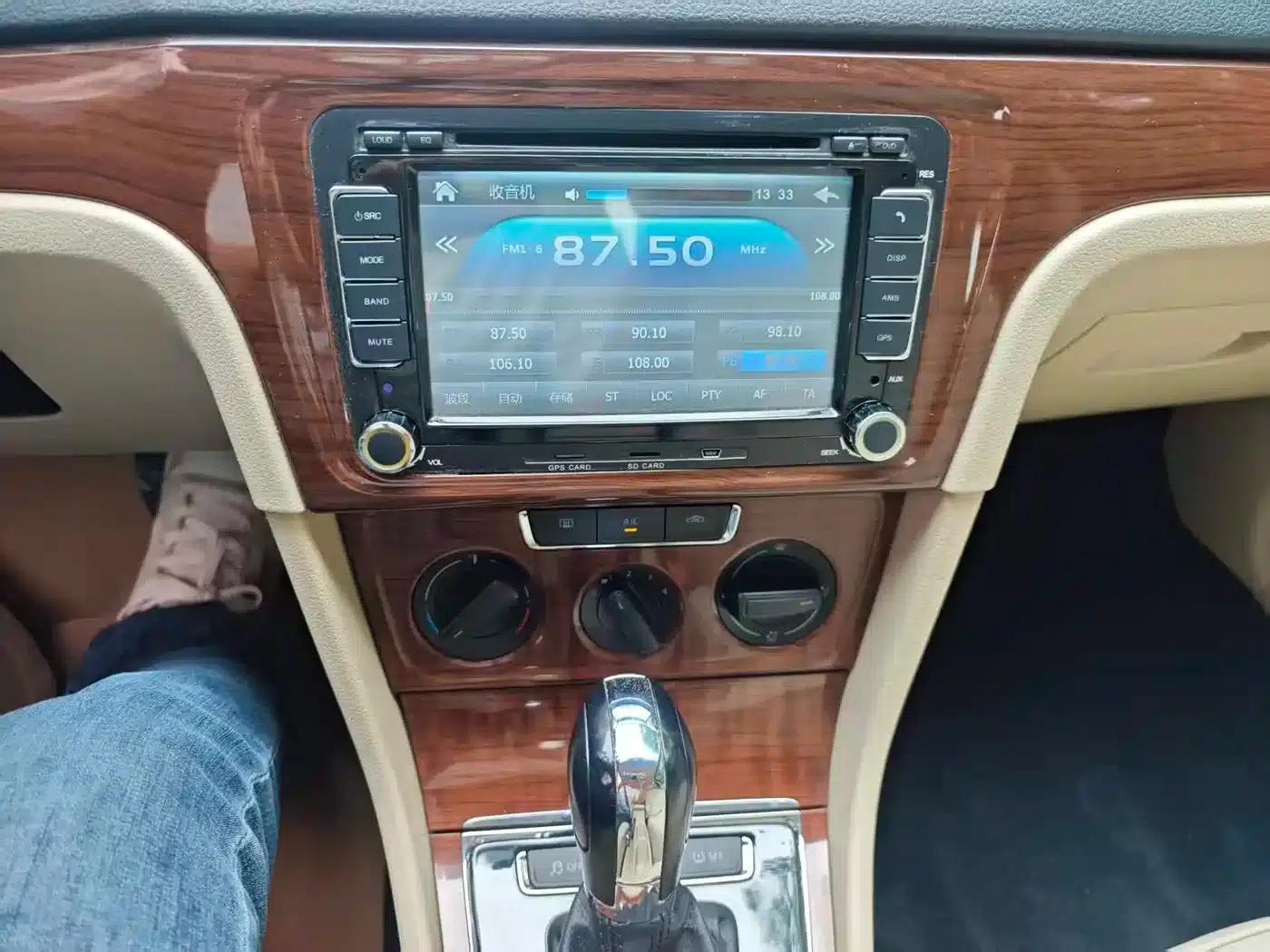 2013 Volkswagen Lavida 1.6L Automatic Comfort Edition — миниатюра 13