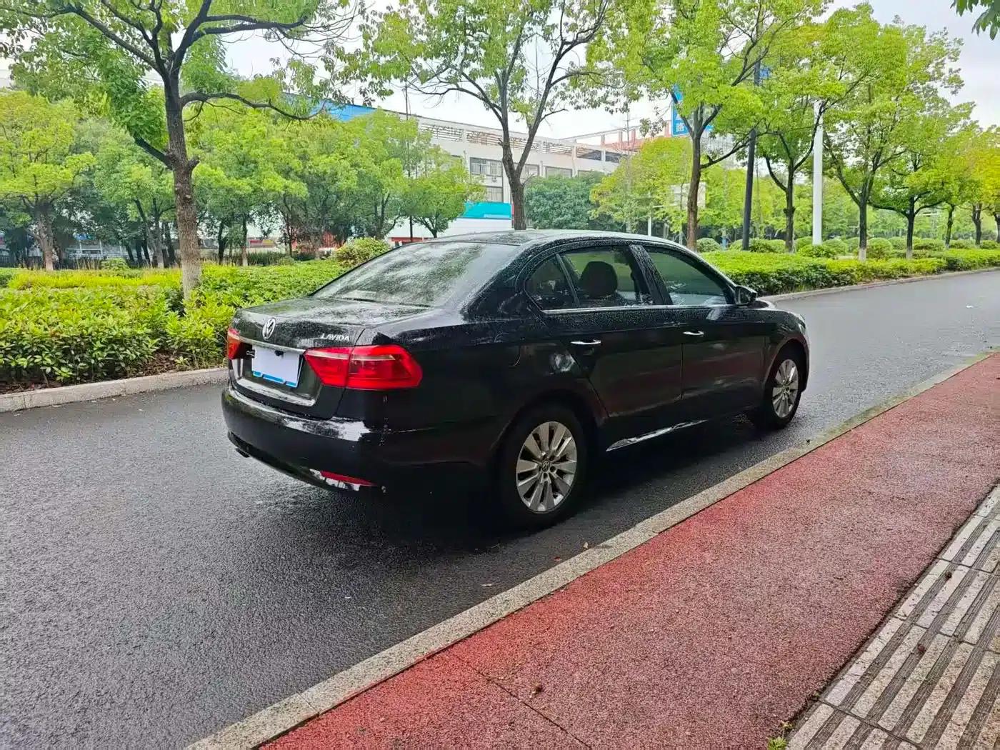 2013 Volkswagen Lavida 1.6L Automatic Comfort Edition — миниатюра 6