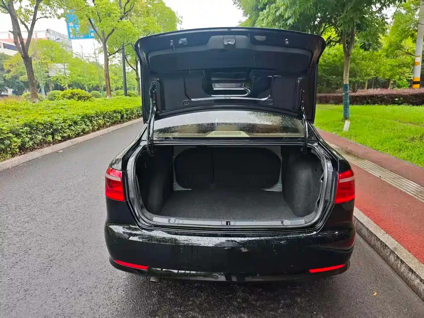 2013 Volkswagen Lavida 1.6L Automatic Comfort Edition — миниатюра 7