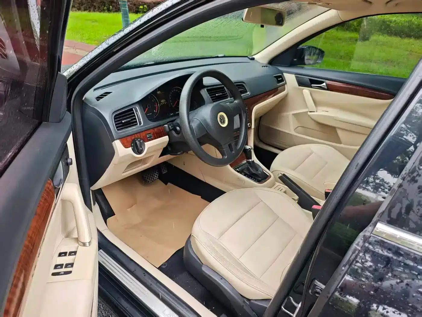 2013 Volkswagen Lavida 1.6L Automatic Comfort Edition — миниатюра 9