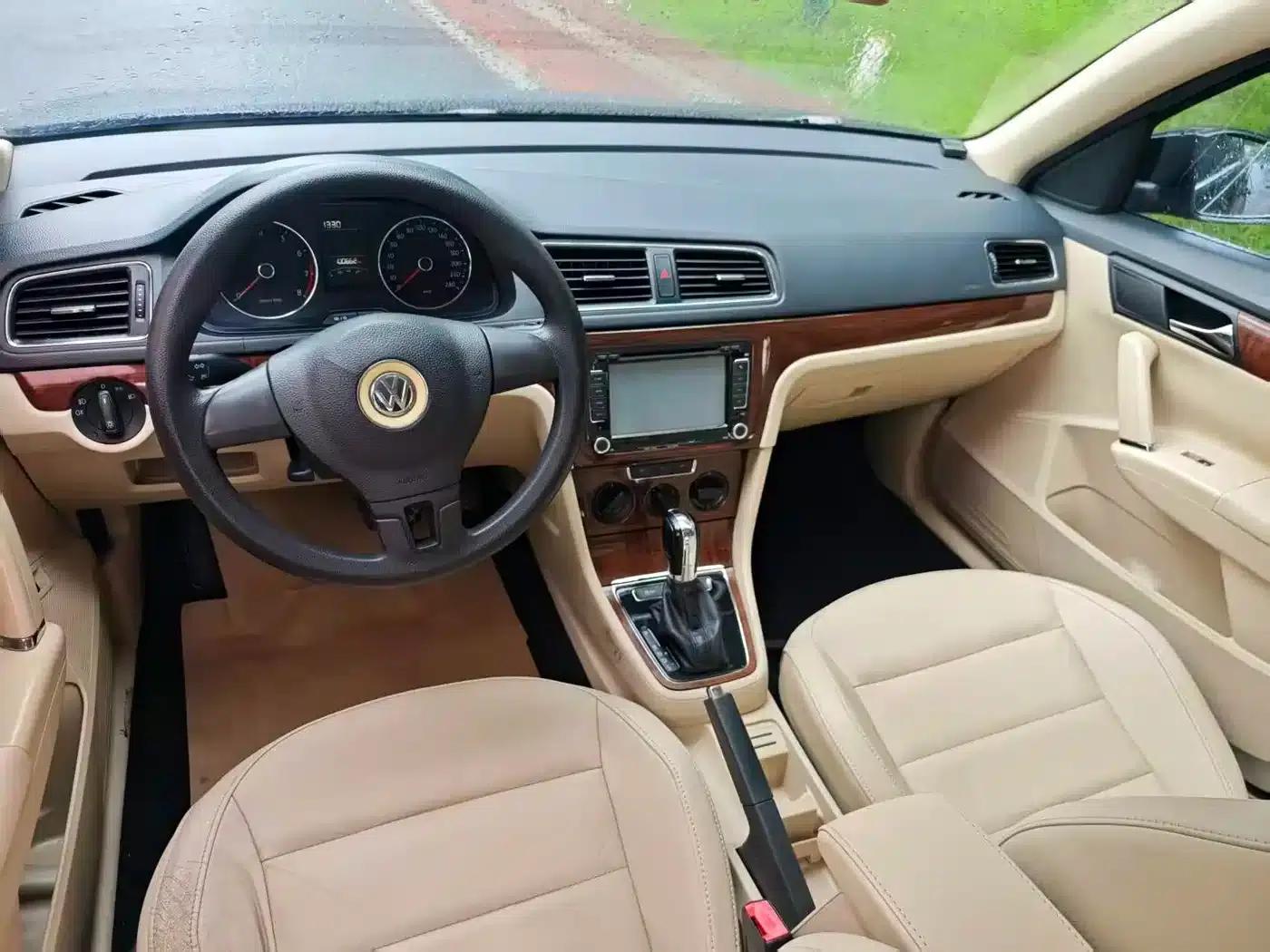 2013 Volkswagen Lavida 1.6L Automatic Comfort Edition — миниатюра 10