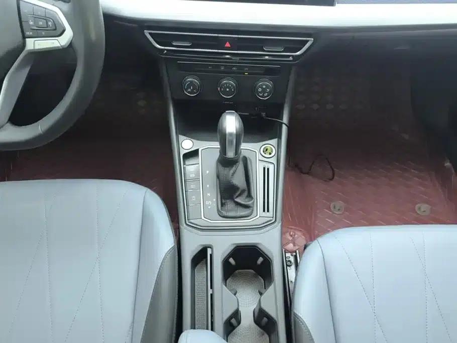 2024 Volkswagen Lavida 1.5L Automatic Starry Sky Five Million Edition — миниатюра 16