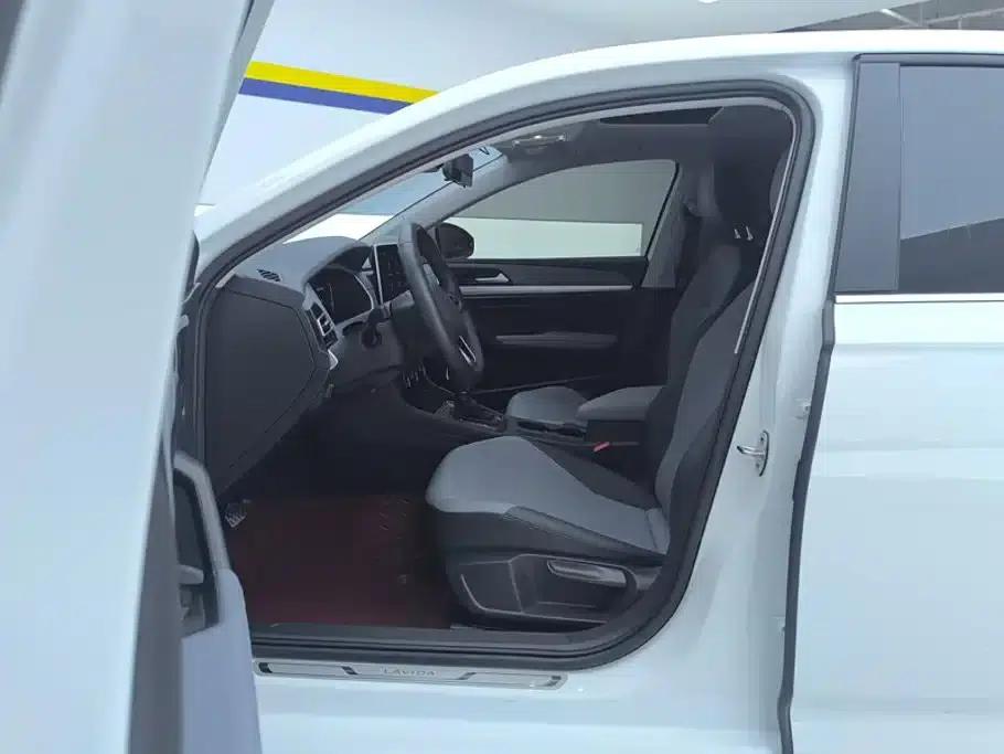 2024 Volkswagen Lavida 1.5L Automatic Starry Sky Five Million Edition — миниатюра 9