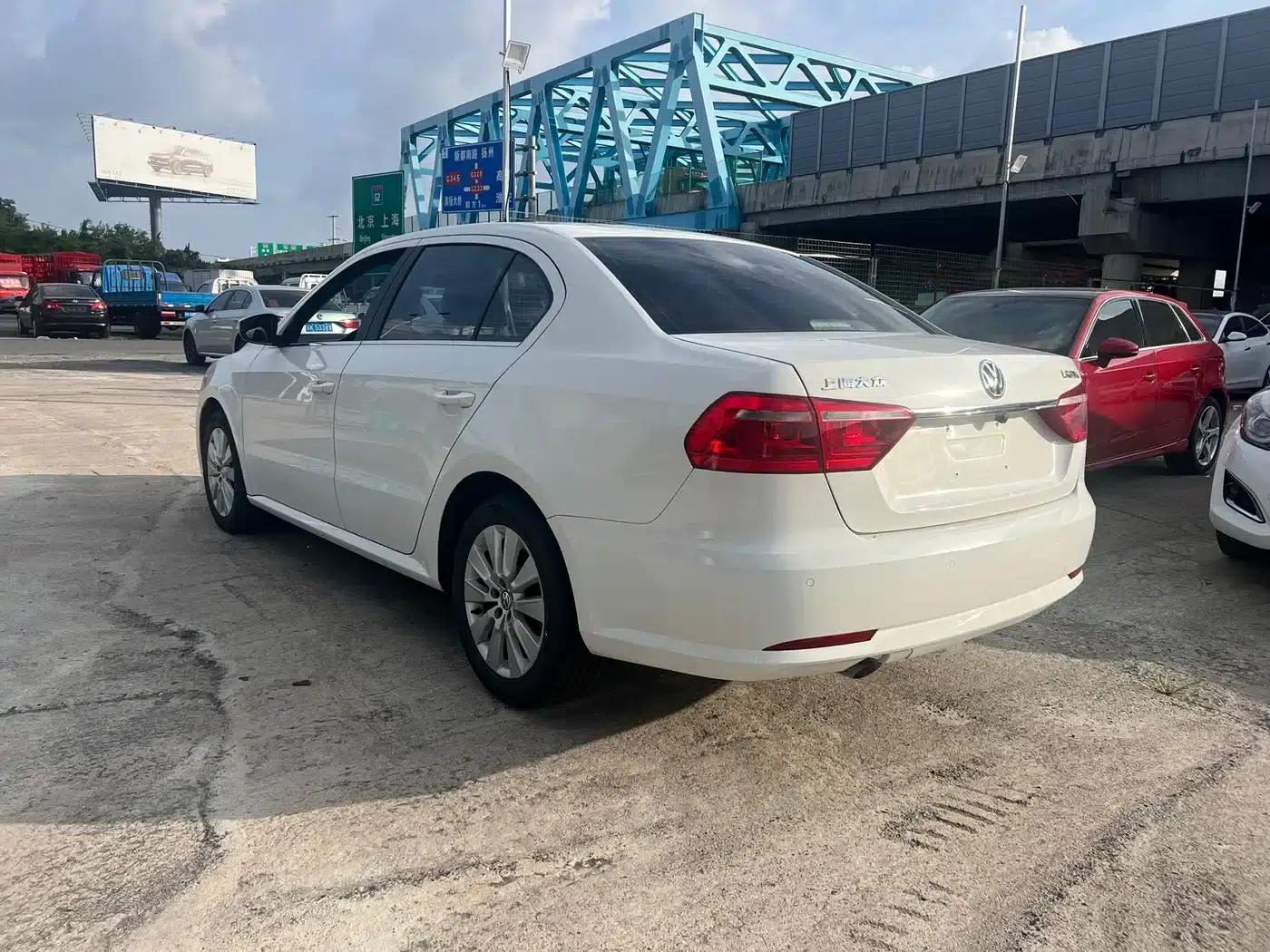 2013 Volkswagen Lavida Classic Facelift 1.6L Manual Comfort Edition — миниатюра 8