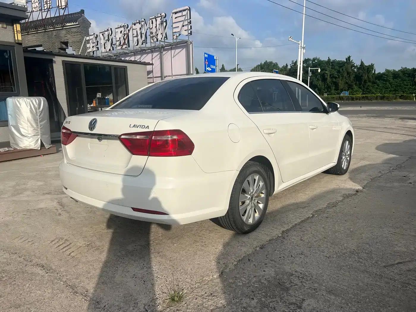 2013 Volkswagen Lavida Classic Facelift 1.6L Manual Comfort Edition — миниатюра 9