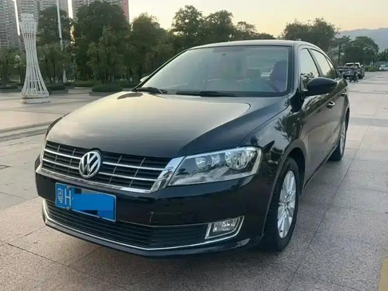 2013 Volkswagen Lavida Classic Facelift 1.6L Automatic Comfort Edition — миниатюра 2