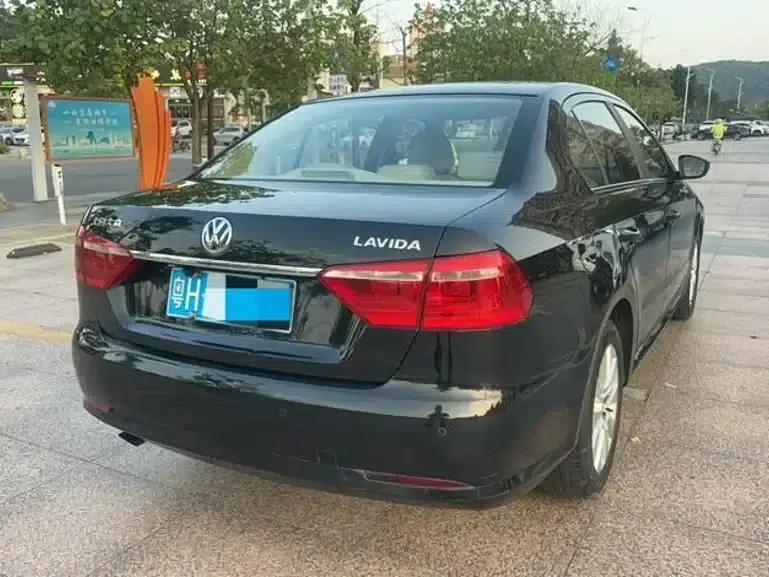 2013 Volkswagen Lavida Classic Facelift 1.6L Automatic Comfort Edition — миниатюра 4