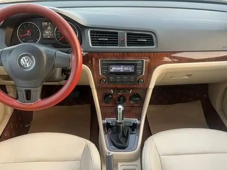 2013 Volkswagen Lavida Classic Facelift 1.6L Automatic Comfort Edition — миниатюра 6