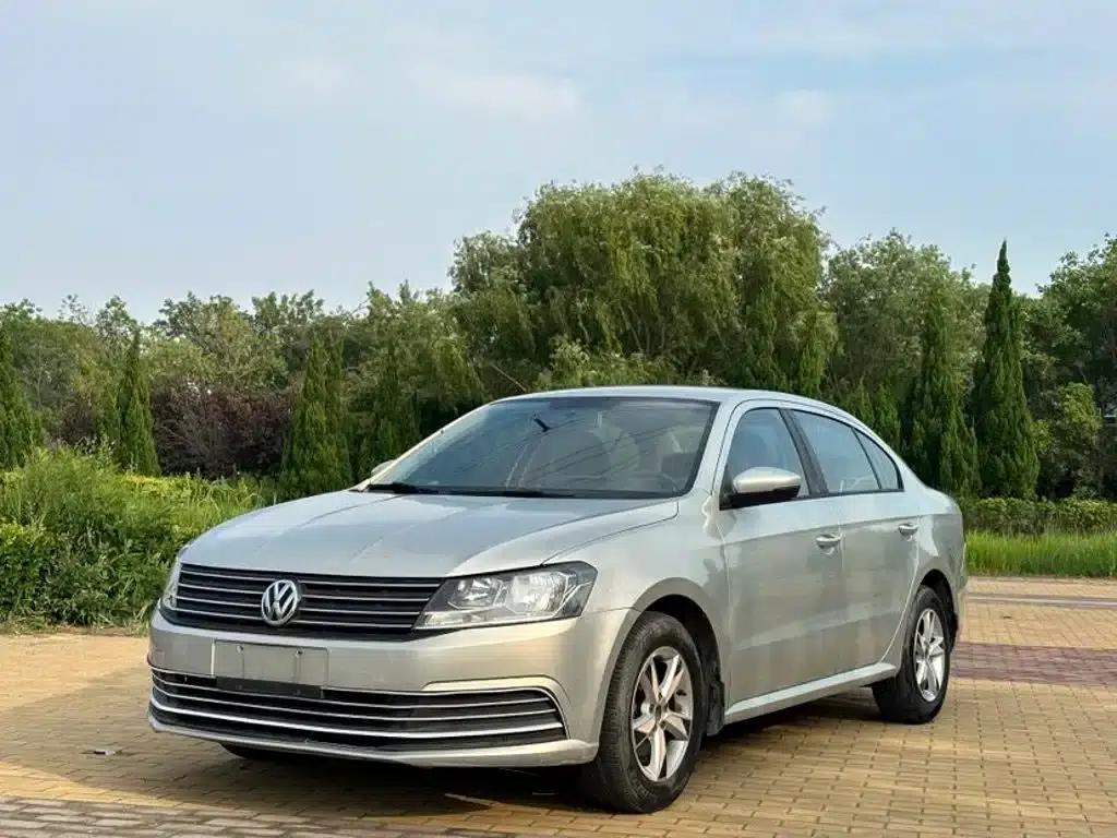 2015 Volkswagen Lavida 1.6L Automatic Fashion Edition — миниатюра 1
