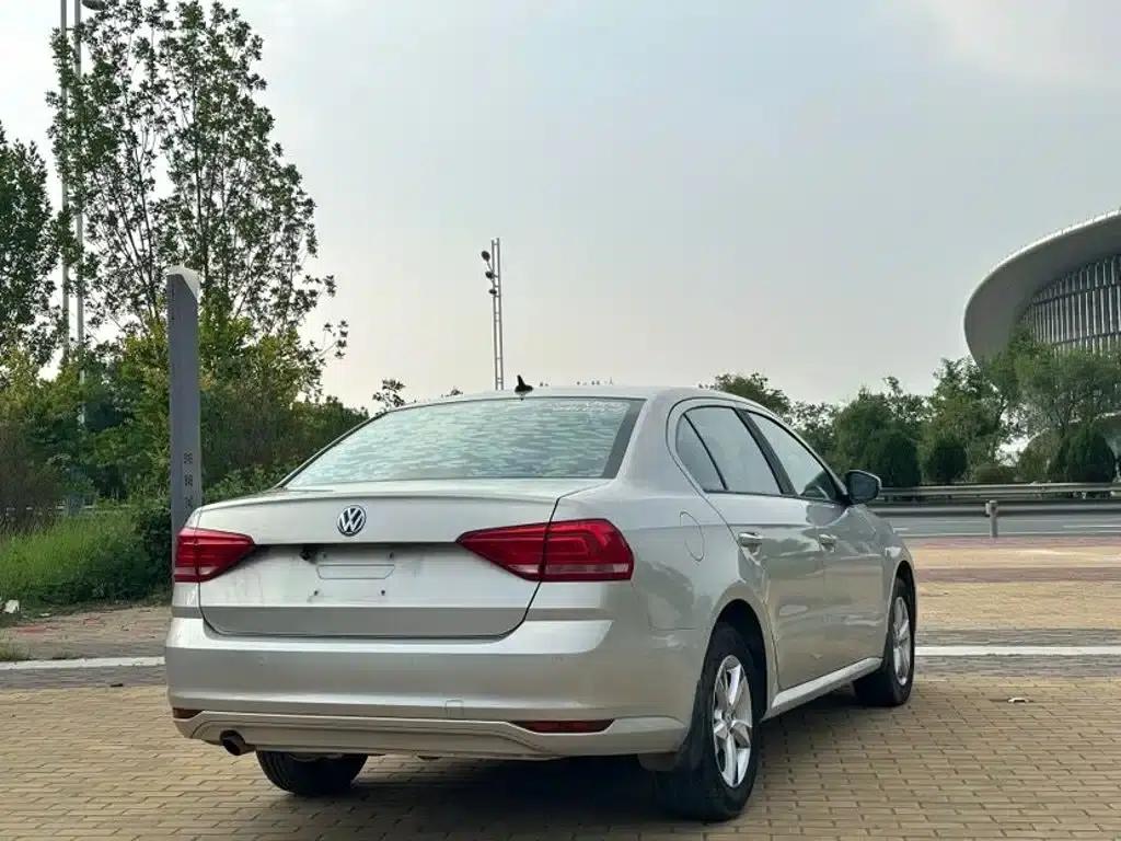2015 Volkswagen Lavida 1.6L Automatic Fashion Edition — миниатюра 4