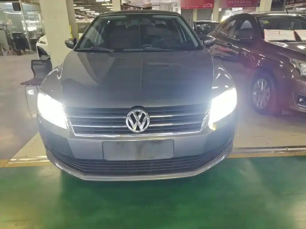 2013 Volkswagen Lavida Classic Facelift 1.6L Automatic Fashion Edition — миниатюра 3