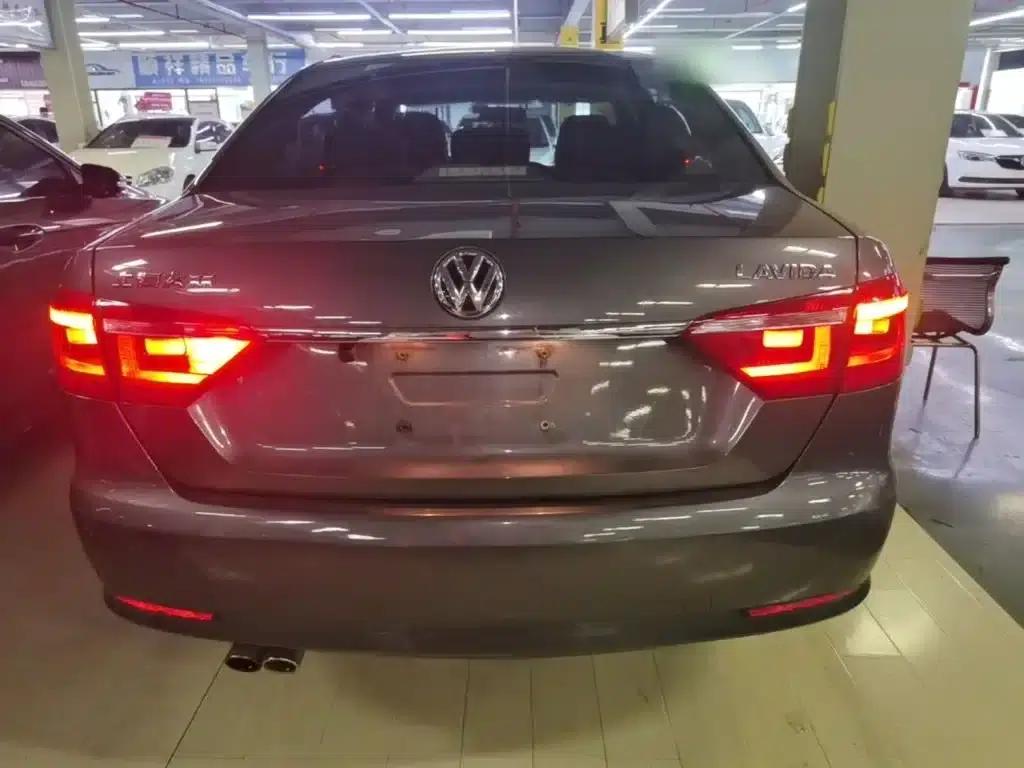 2013 Volkswagen Lavida Classic Facelift 1.6L Automatic Fashion Edition — миниатюра 6