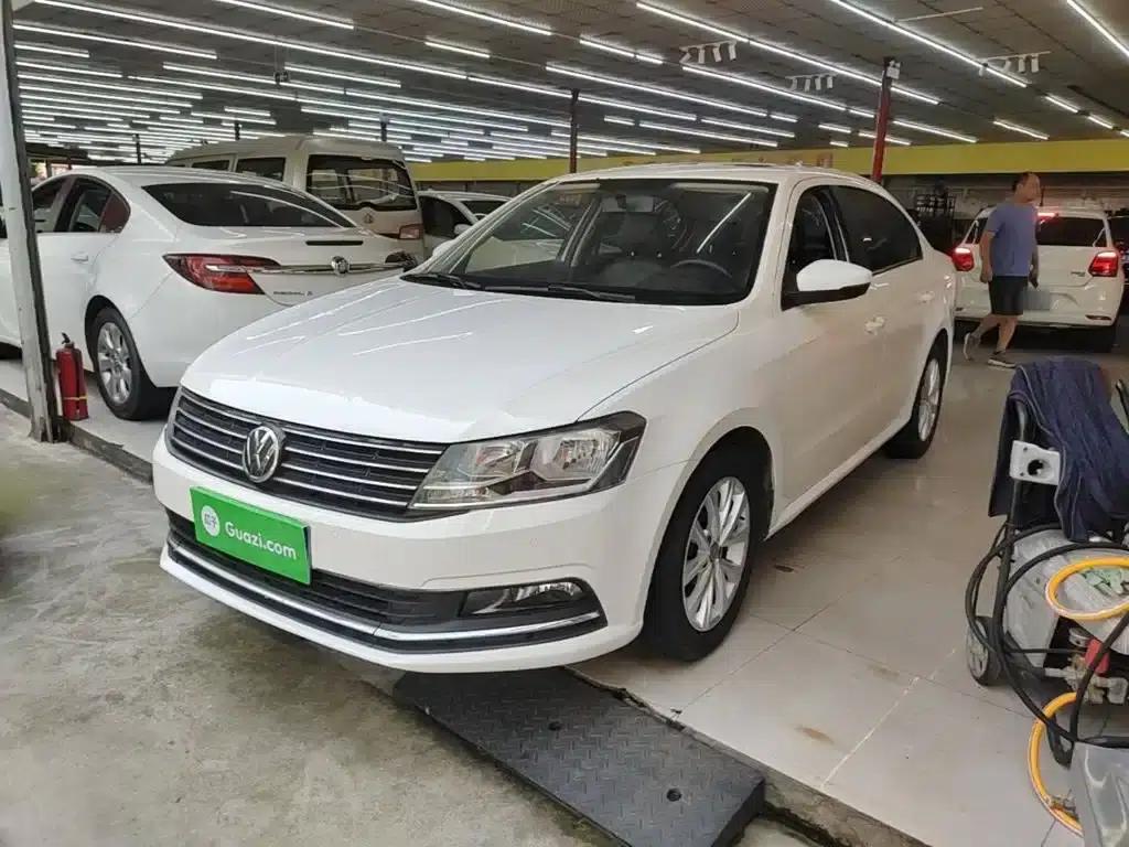 2017 Volkswagen Lavida 230TSI DSG Comfort Edition — миниатюра 1