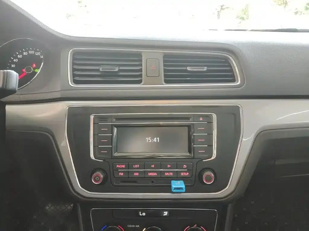 2017 Volkswagen Lavida 230TSI DSG Comfort Edition — миниатюра 13