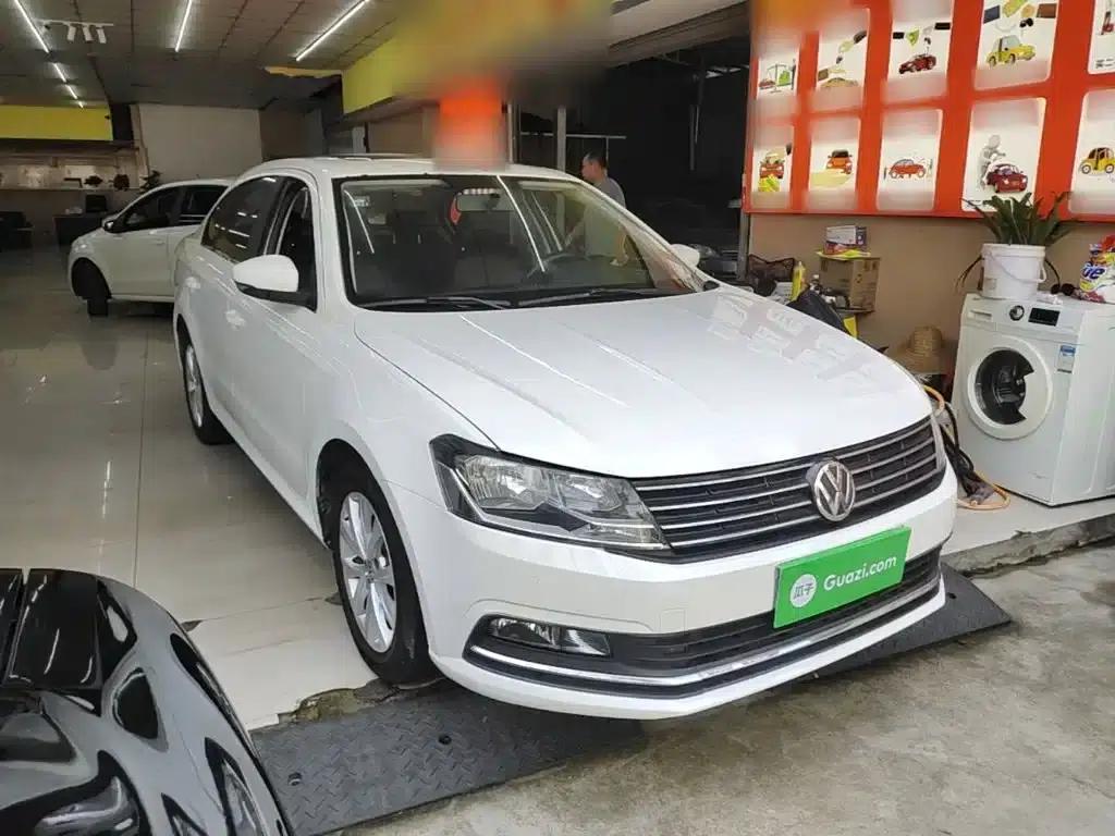 2017 Volkswagen Lavida 230TSI DSG Comfort Edition — миниатюра 4