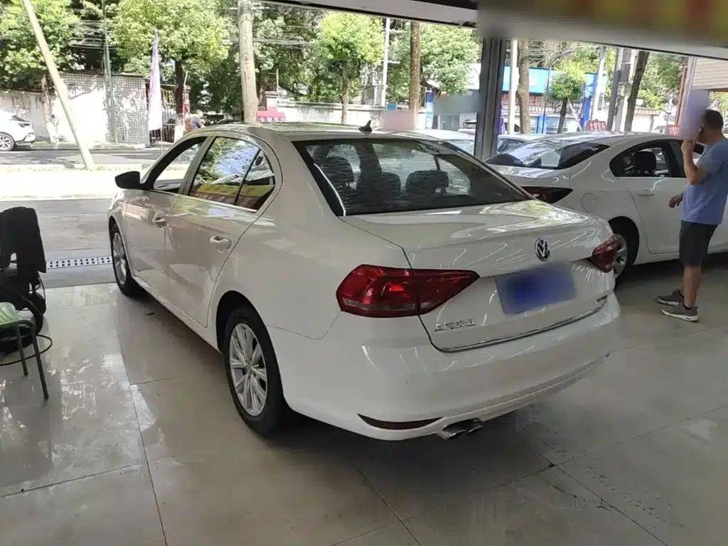 2017 Volkswagen Lavida 230TSI DSG Comfort Edition — миниатюра 5