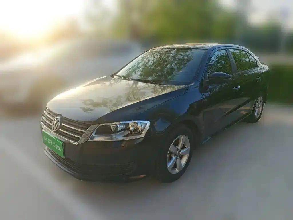 2013 Volkswagen Lavida Classic Facelift 1.6L Manual Fashion Edition — миниатюра 1