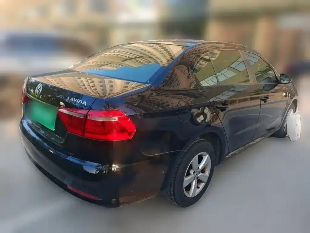 2013 Volkswagen Lavida Classic Facelift 1.6L Manual Fashion Edition — миниатюра 5