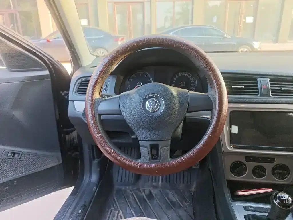 2013 Volkswagen Lavida Classic Facelift 1.6L Manual Fashion Edition — миниатюра 7