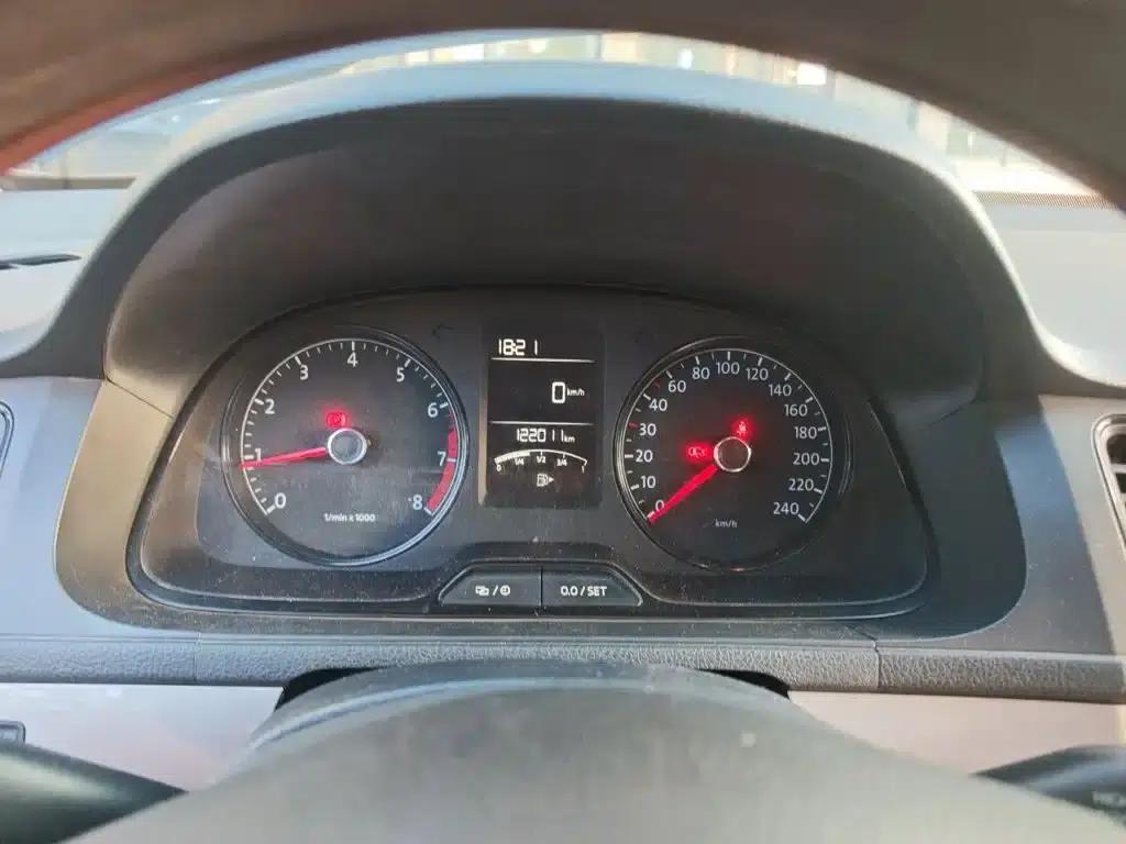 2013 Volkswagen Lavida Classic Facelift 1.6L Manual Fashion Edition — миниатюра 8