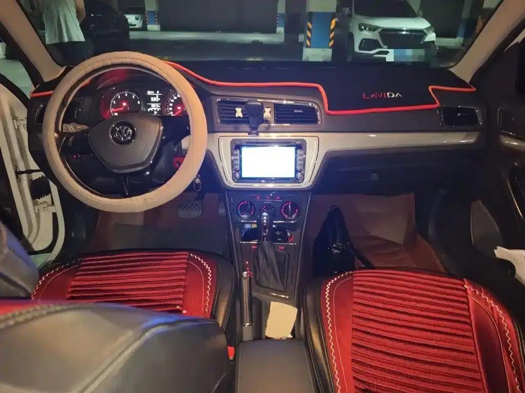 2015 Volkswagen Lavida 1.6L Automatic Comfort Edition — миниатюра 13